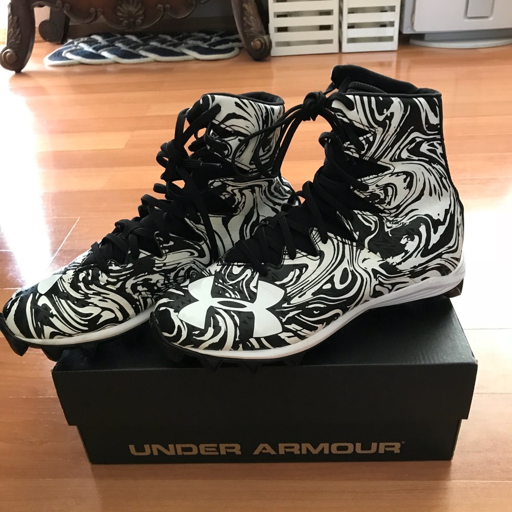 Sold!! Men’s Football Cleats size7
